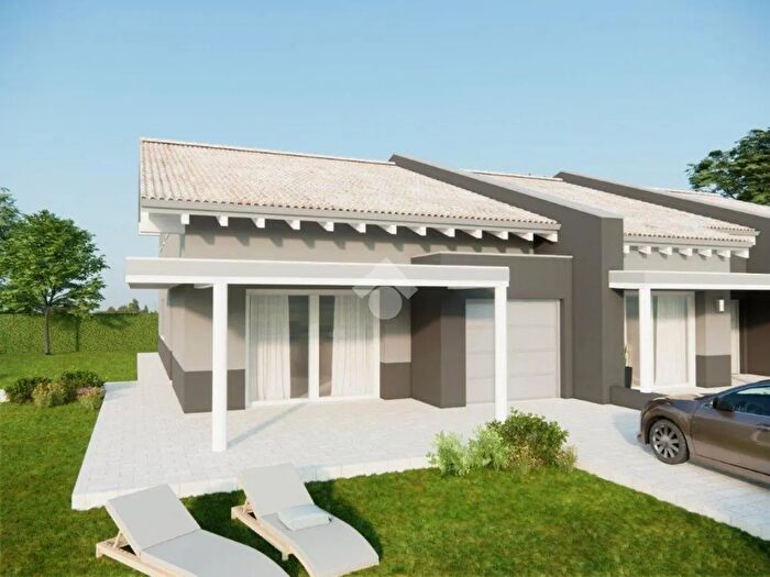 Casa monolocale in vendita in Viale Monegrappa, Castel Goffredo