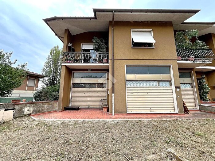 Casa quadrilocale in vendita in Via di Marzalla, Pescia