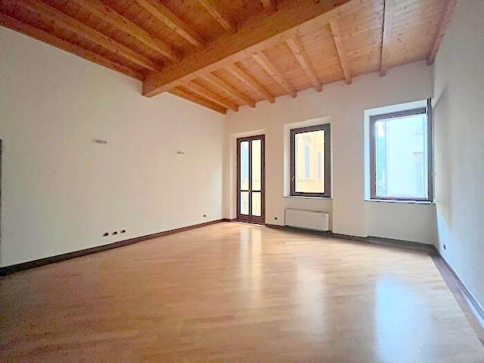 Appartamento quadrilocale in affitto in Strada Benedetto Cairoli, Centro Storico, Parma