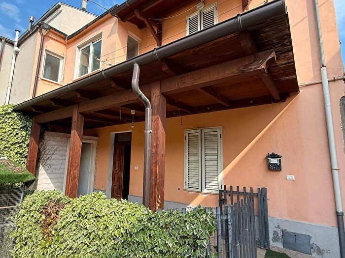 Casa con 6 locali in vendita in Via Maggio, Scafa