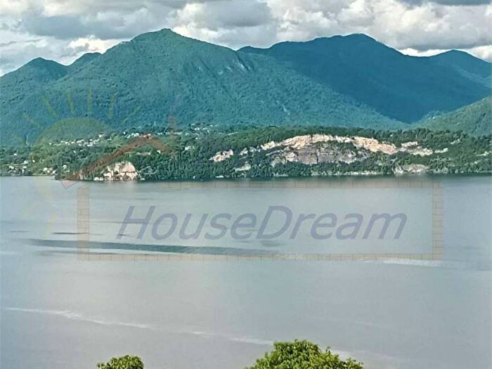 Appartamento trilocale in affitto in Belgirate