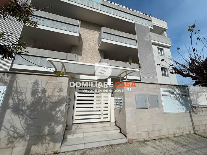 Appartamento quadrilocale in vendita in Via Siponto, Lecce