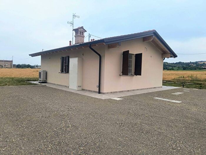 Casa trilocale in affitto in Via Vandelli, Torre Maina, Maranello