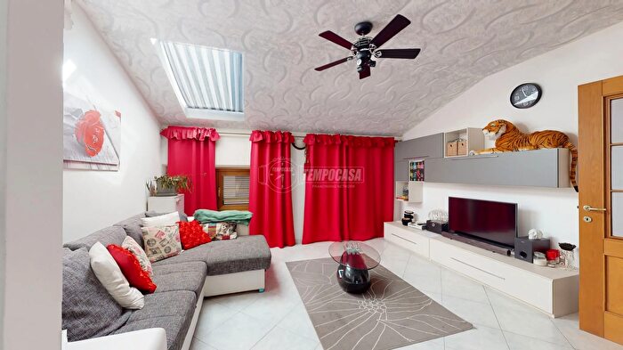 Appartamento quadrilocale in vendita in Via Fornace, Misinto