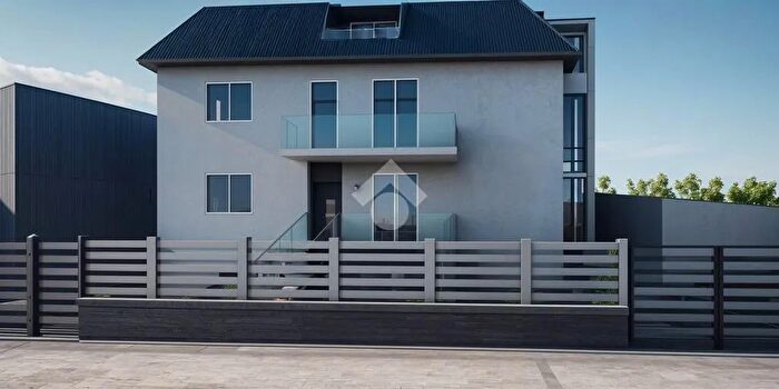 Appartamento quadrilocale in vendita in Via Monfalcone, Rho