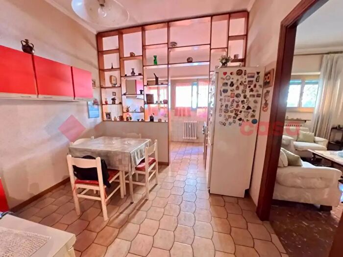 Appartamento trilocale in vendita in Piazza Lambertenghi, Roma