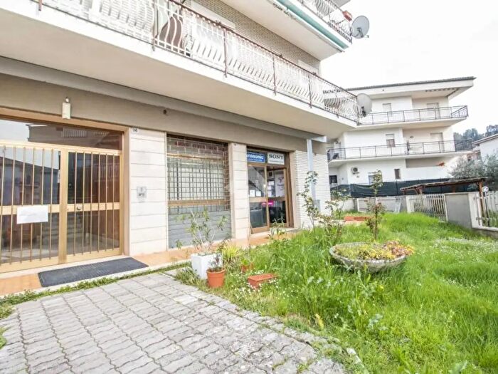 Appartamento trilocale in vendita in Via Isonzo, Rieti