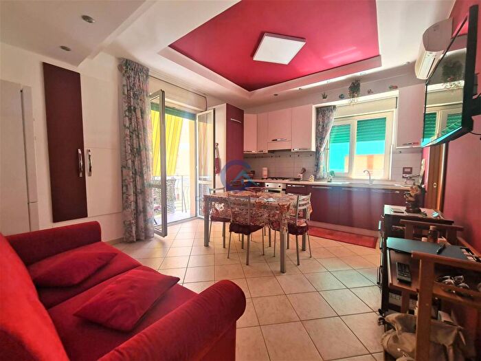 Appartamento trilocale in affitto in Catanzaro Lido, Catanzaro