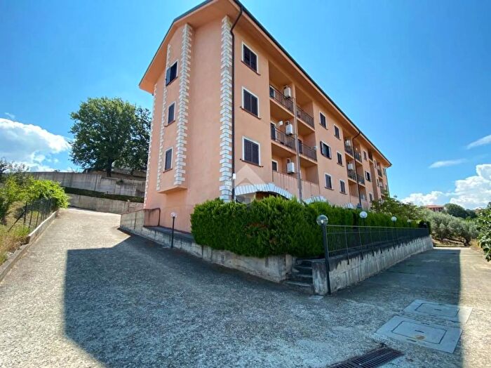 Appartamento trilocale in vendita in Via Giulio Cesare, Rende