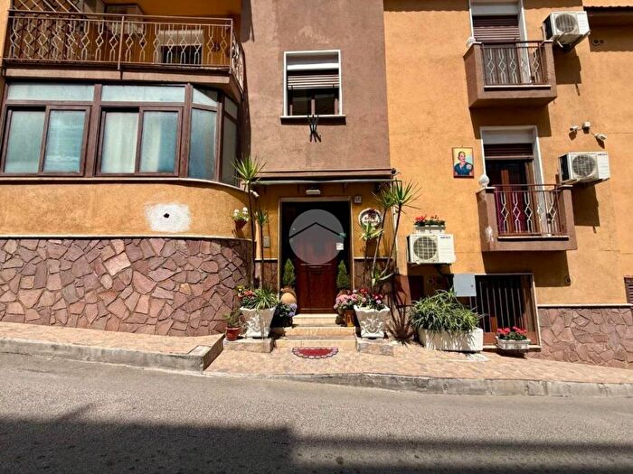 Appartamento trilocale in affitto in Via Roma, Centro, Carini