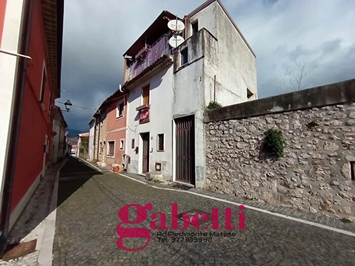 Casa trilocale in vendita in Via delle Sale, San Potito Sannitico