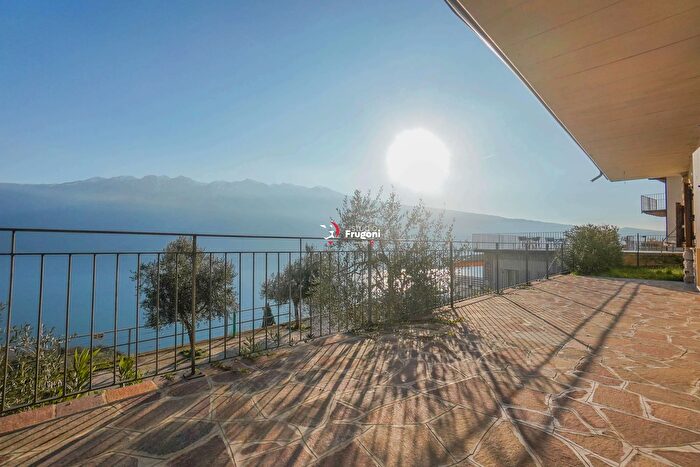 Appartamento bilocale in vendita in Tignale