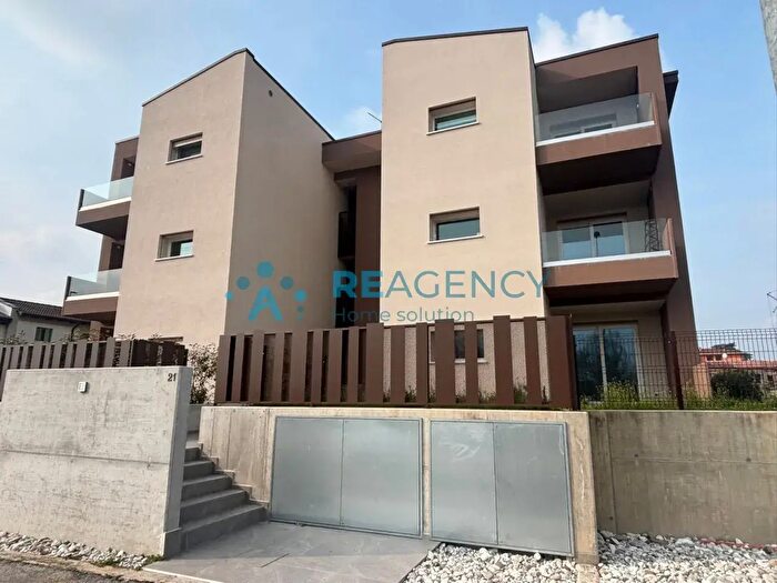 Appartamento quadrilocale in vendita in Via Eleonora Candia, Vicenza