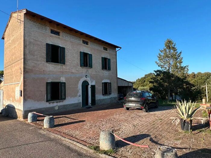 Casa quadrilocale in vendita in Santa Maria A Monte