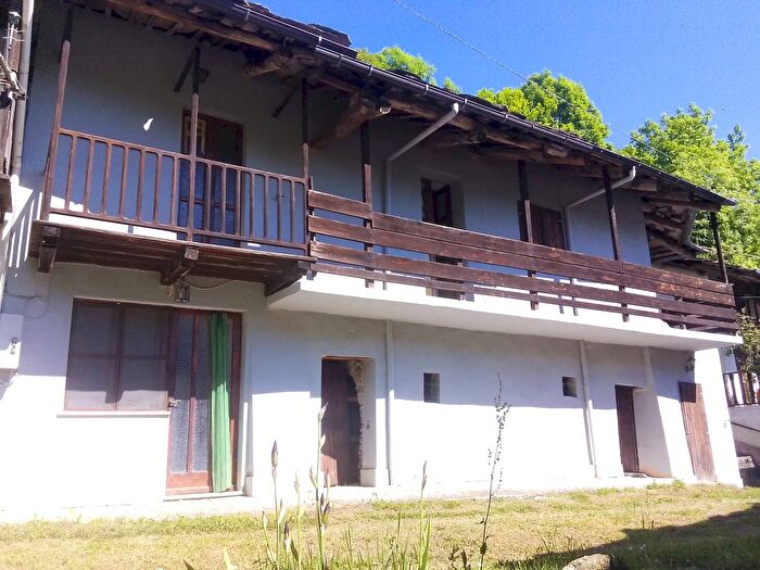 Casa trilocale in vendita in Borgata Cantone, Paesana