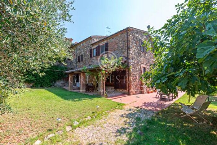 Casa con 6 locali in vendita in Strada di Fonterucola, Cetona