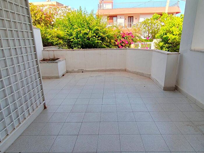 Appartamento trilocale in affitto in Via Torre Pilo, Mondello Valdesi, Palermo