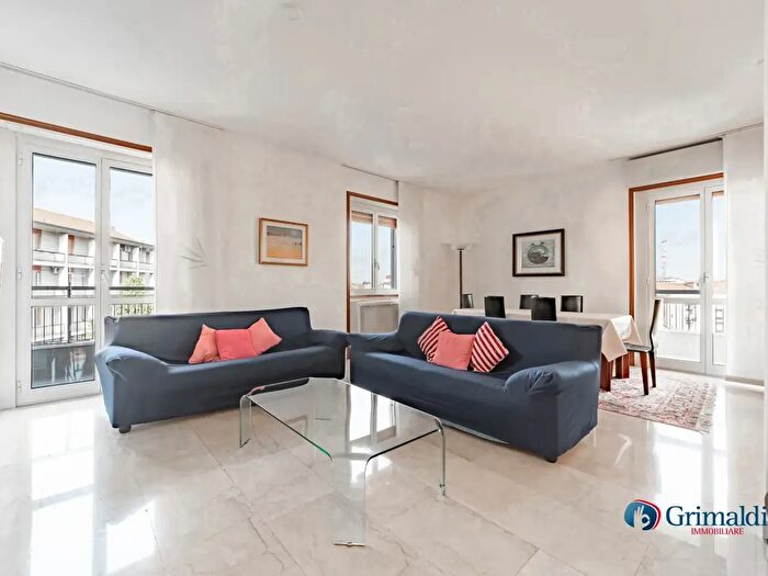 Appartamento con 5 locali in vendita in Via Rembrandt, Milano