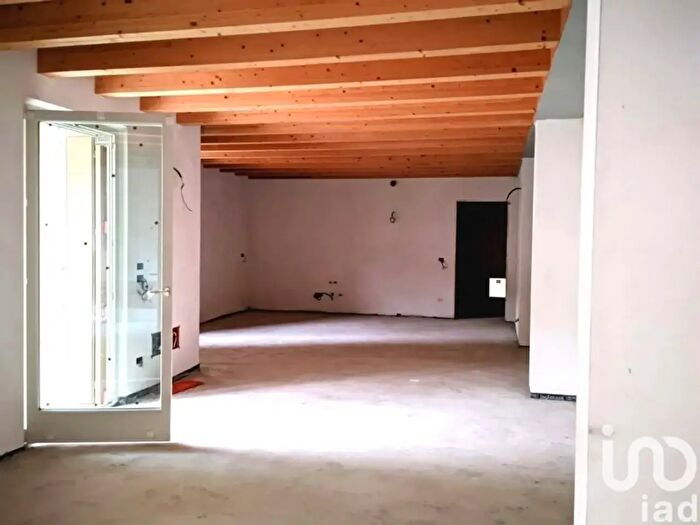 Appartamento quadrilocale in vendita in Via Corrado, Mantova