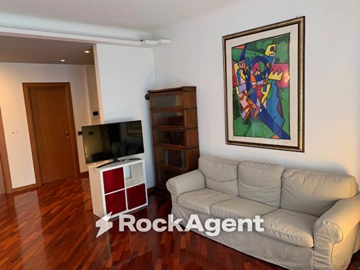 Appartamento quadrilocale in affitto in Via Emilio Morosini, Cadore, Milano