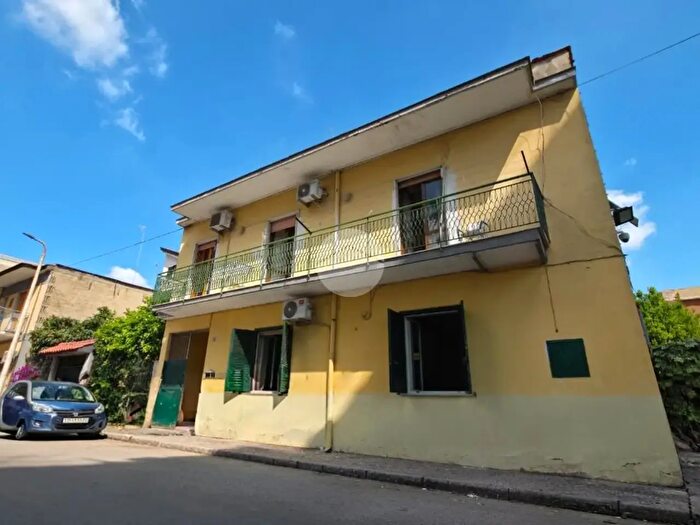 Casa con 7 locali in vendita in Traversa I Padre Mario Vergara, Frattamaggiore