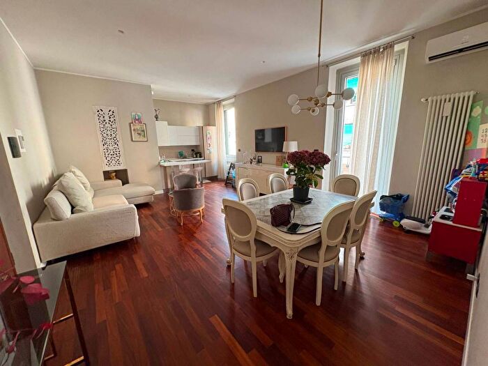 Appartamento trilocale in affitto in Via Piero della Francesca, Sempione, Milano