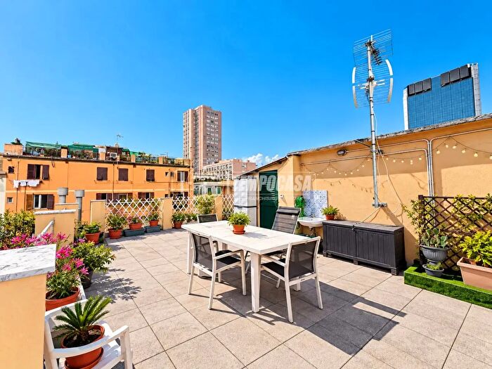 Appartamento quadrilocale in vendita in Via Gian Domenico Cassini, Genova
