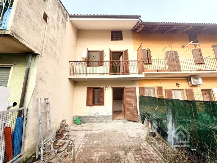 Casa trilocale in vendita in Via Santa Maria, Lauriano