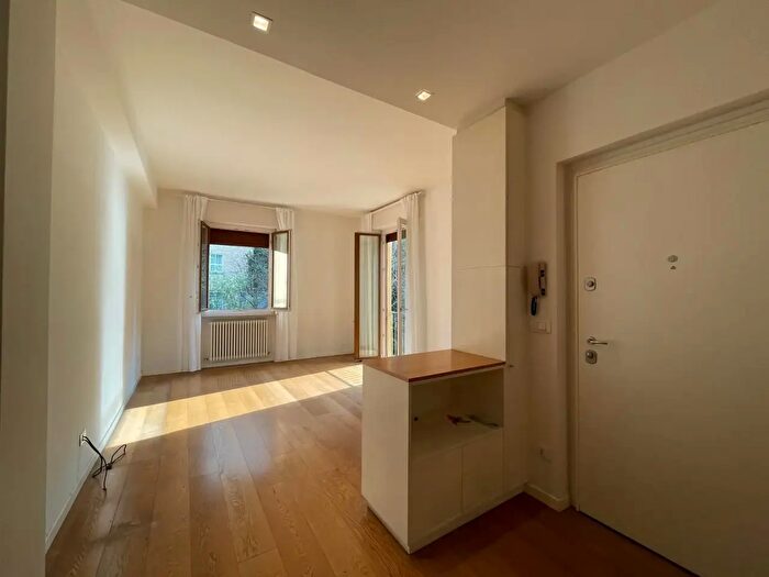 Appartamento con 5 locali in vendita in Via Pier Paolo Molinelli, Bologna