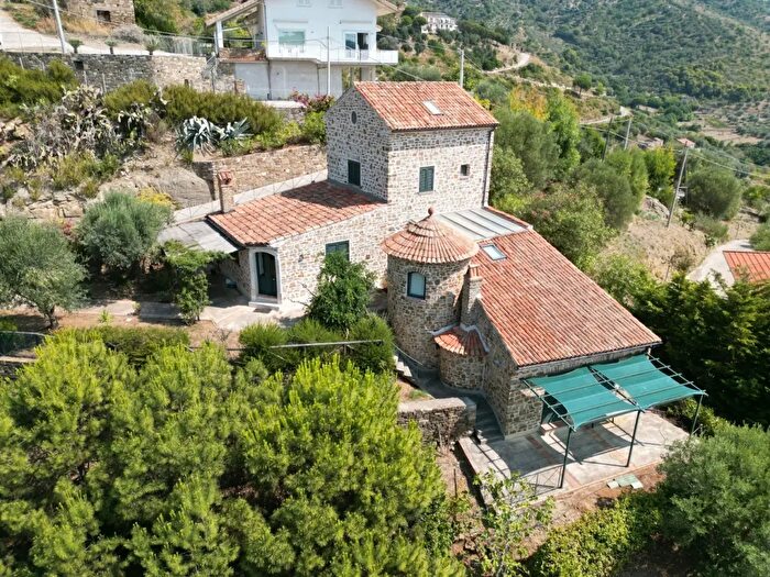 Casa quadrilocale in vendita in Località Annunziata, Castellabate