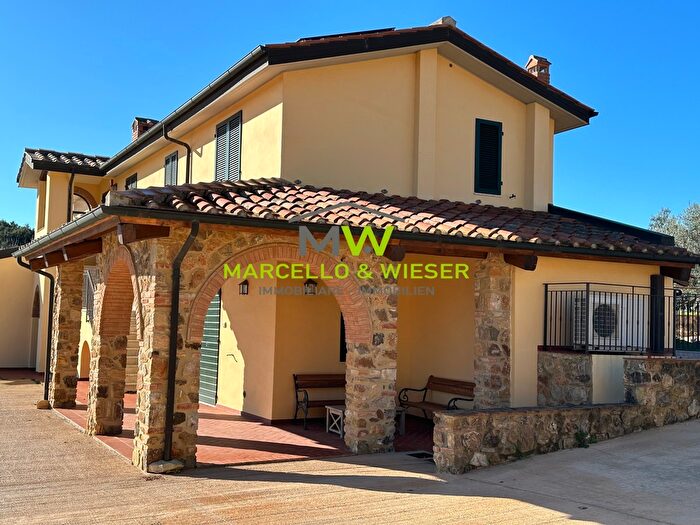 Casa con 10 locali in vendita in Strada Comunale Massa Marittima Accesa, Massa Marittima