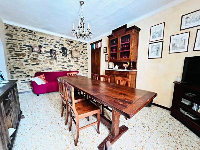 Casa quadrilocale in vendita in Piazza San Giovanni, Prela