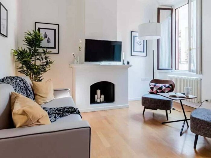 Appartamento trilocale in affitto in Via Pontaccio, Brera, Milano