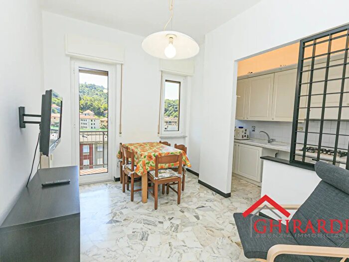 Appartamento quadrilocale in affitto in Via Faliero Vezzani c, Genova