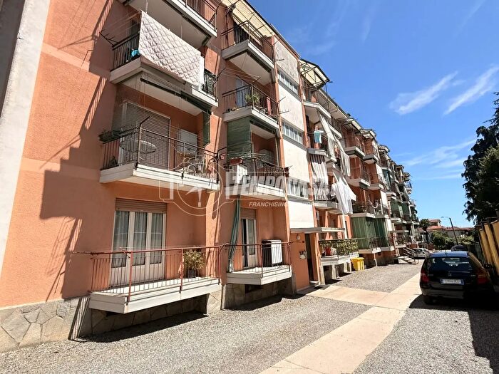 Appartamento con 5 locali in vendita in Via Magliazza, Vigliano Biellese