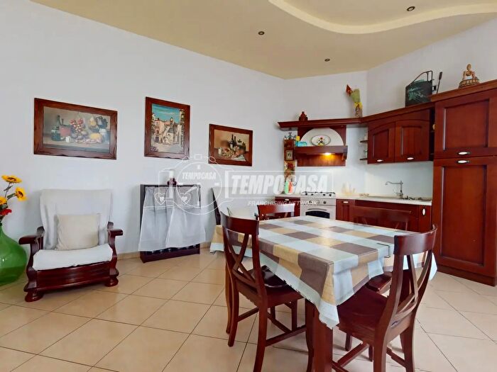 Appartamento trilocale in vendita in Via di Carbonara Principessa Jolanda, Bari