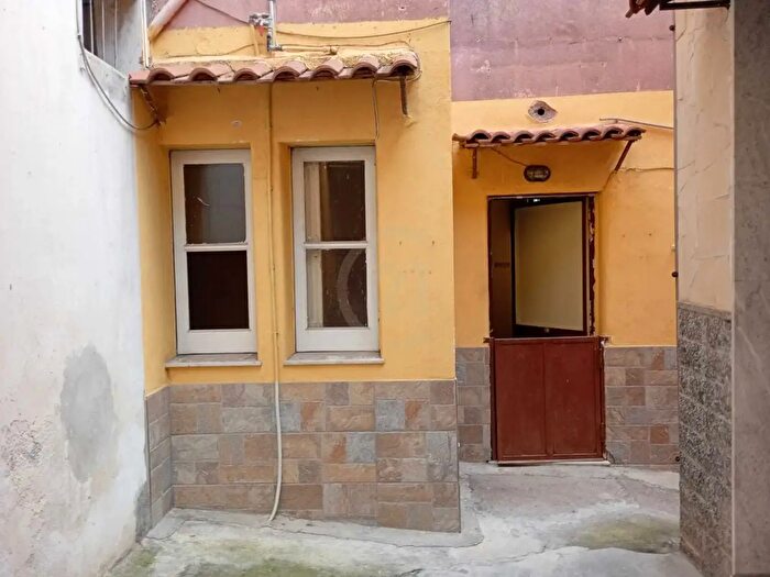 Casa bilocale in vendita in Via Curia, Catania