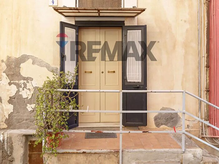 Appartamento trilocale in vendita in Via Scalpellini, Catania