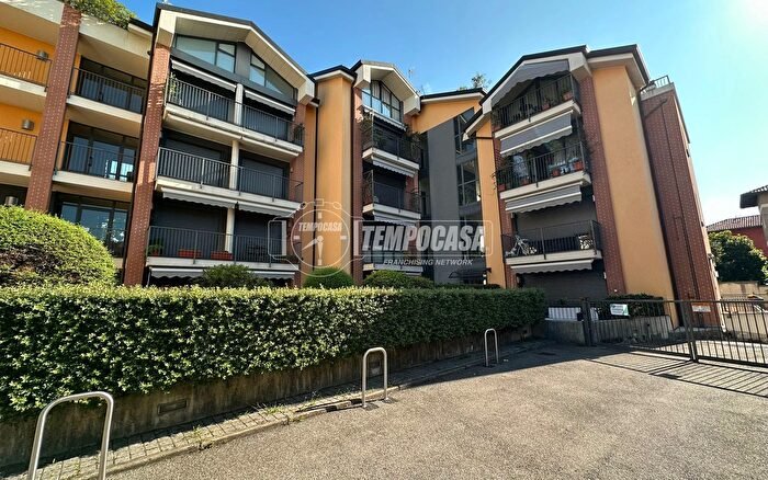 Appartamento bilocale in vendita in Via Vittorio Veneto a, Lentate Sul Seveso