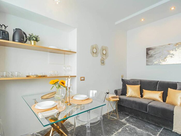 Appartamento bilocale in affitto in Via Maurizio Monti, Valduce Crispi, Como