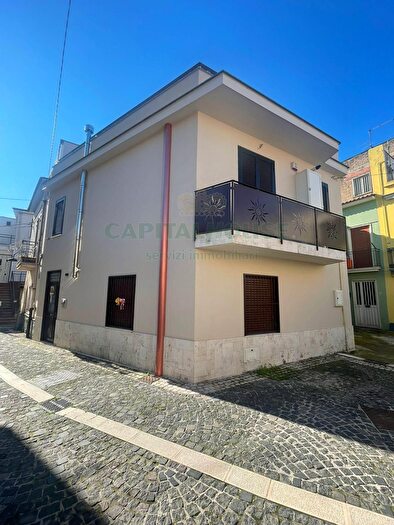 Casa quadrilocale in vendita in Sperone