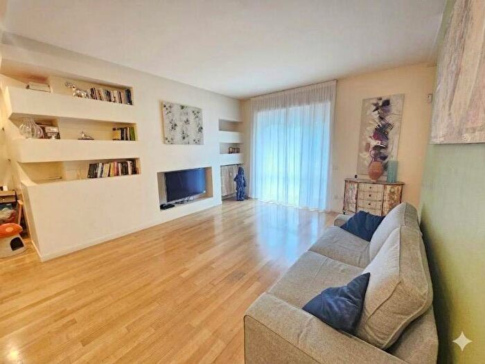 Appartamento trilocale in affitto in Via Pompeo Neri, Tripoli Soderini, Milano