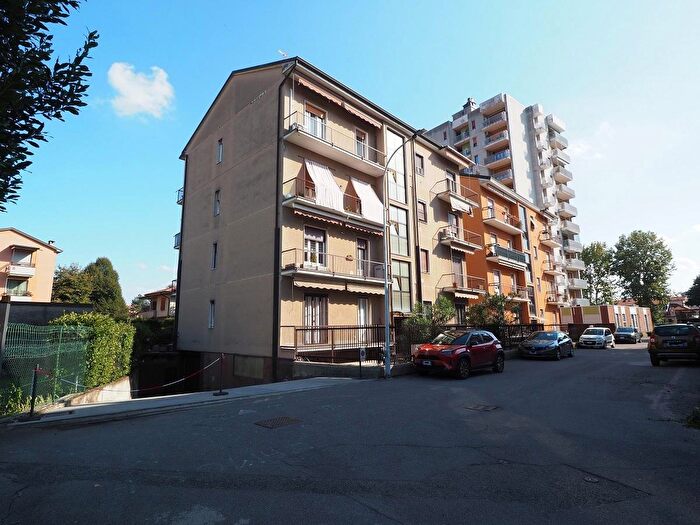 Appartamento trilocale in vendita in Via Fermi, Inzago