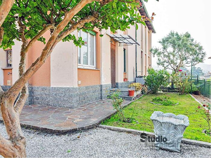 Appartamento trilocale in vendita in Via per Annone, Oggiono