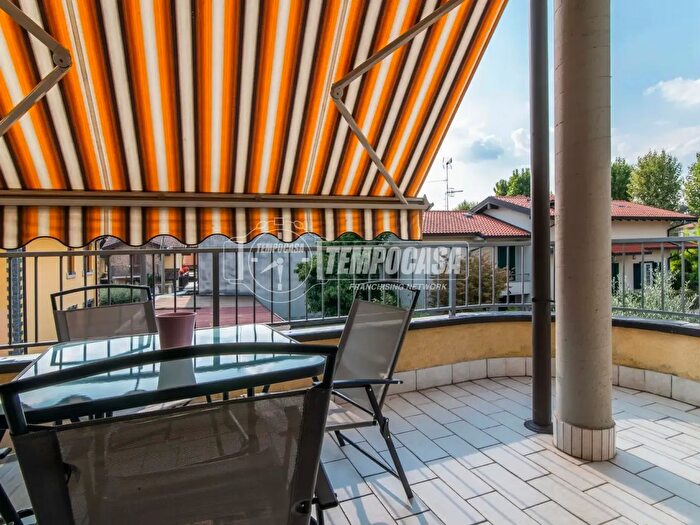 Appartamento trilocale in vendita in Via Monte Bianco, Marnate