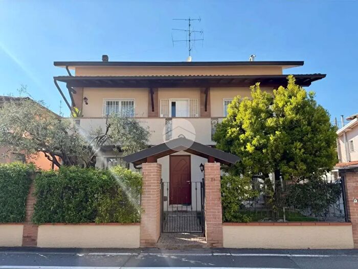 Appartamento trilocale in vendita in Via Salvi, Rodengo Saiano