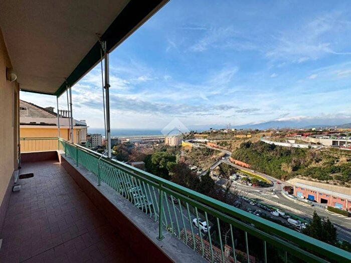 Appartamento quadrilocale in affitto in Via dei sessanta, Cornigliano, Genova