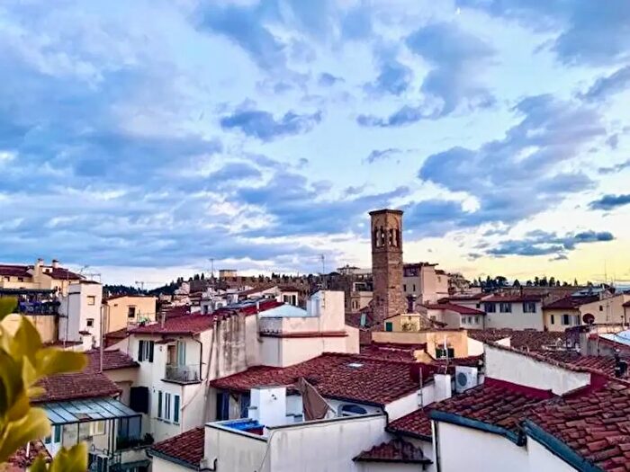 Appartamento con 5 locali in vendita in Firenze