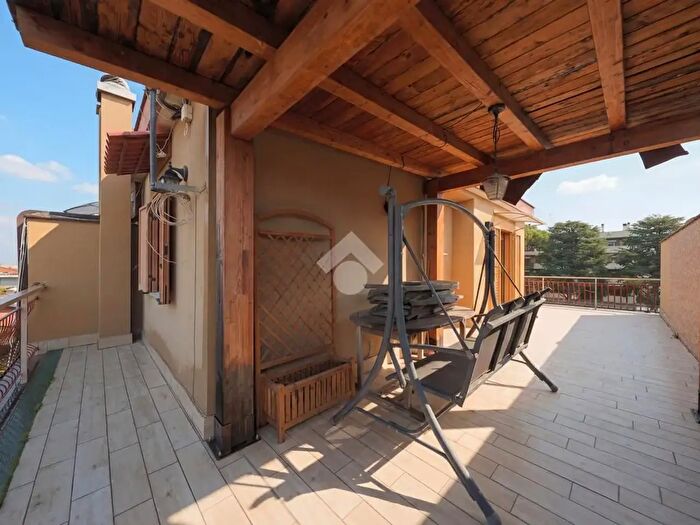 Casa con 6 locali in vendita in Via del Fosso dellAcqua Mariana, Roma