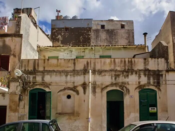 Casa quadrilocale in vendita in Via San Domenico, Ragusa